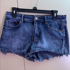 Denim ripped short shorts